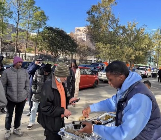 Royal Athletes Feed the Community