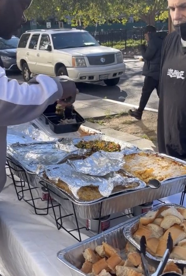 Royal Athletes Feed the Community