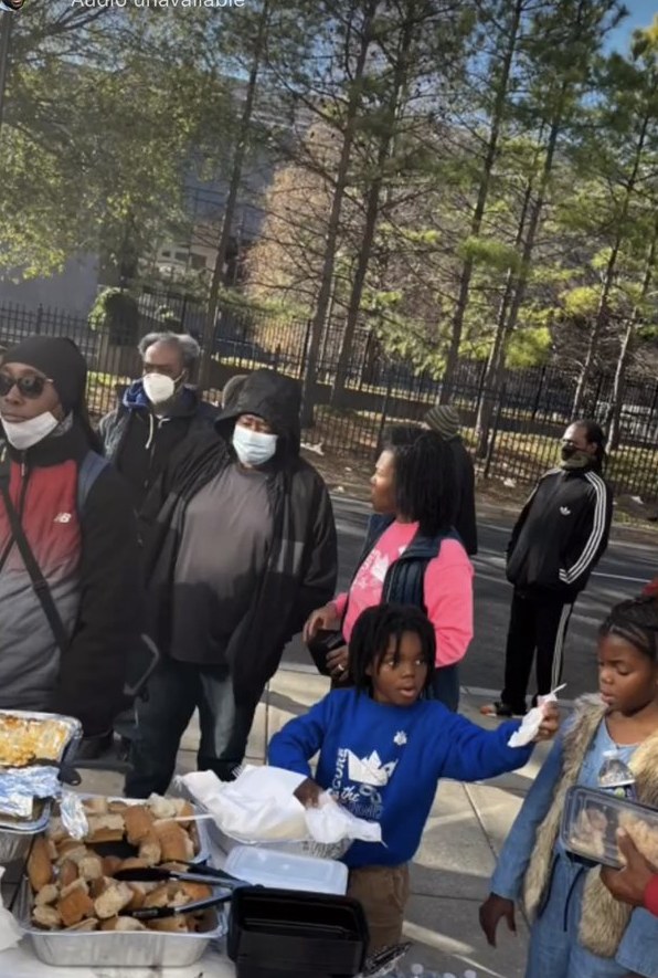 Royal Athletes Feed the Community